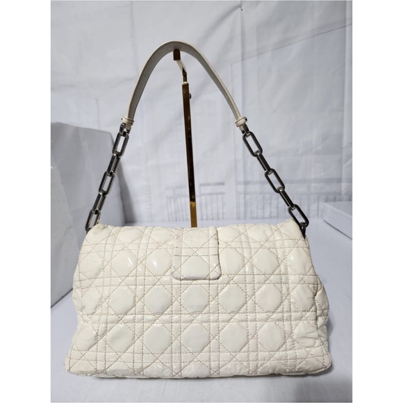 Authentic CHRISTIAN DIOR Lambskin Patent Cannage New Lock Flap Shoulder Bag - Picture 4 of 16